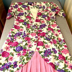 Spring / Summer Women’s Dress in Floral Colors Dawn Joy Fashions Size 7/8